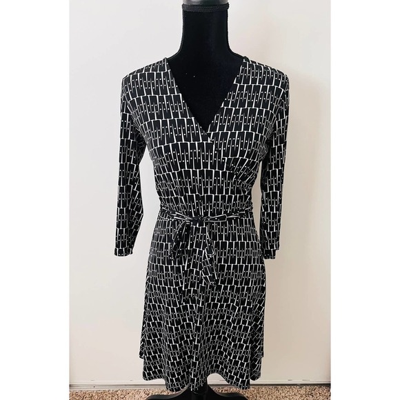 Leota Dresses & Skirts - Leota Faux Wrap Dress - Black & White - Medium